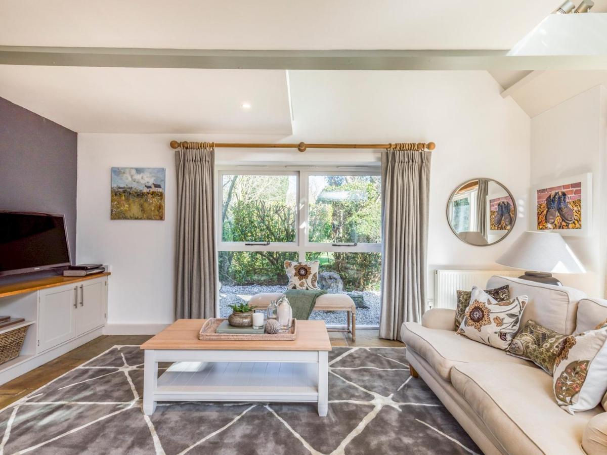 Pass The Keys Peaceful And Beautiful 1 Bedroom Barn Conversion チチェスター エクステリア 写真