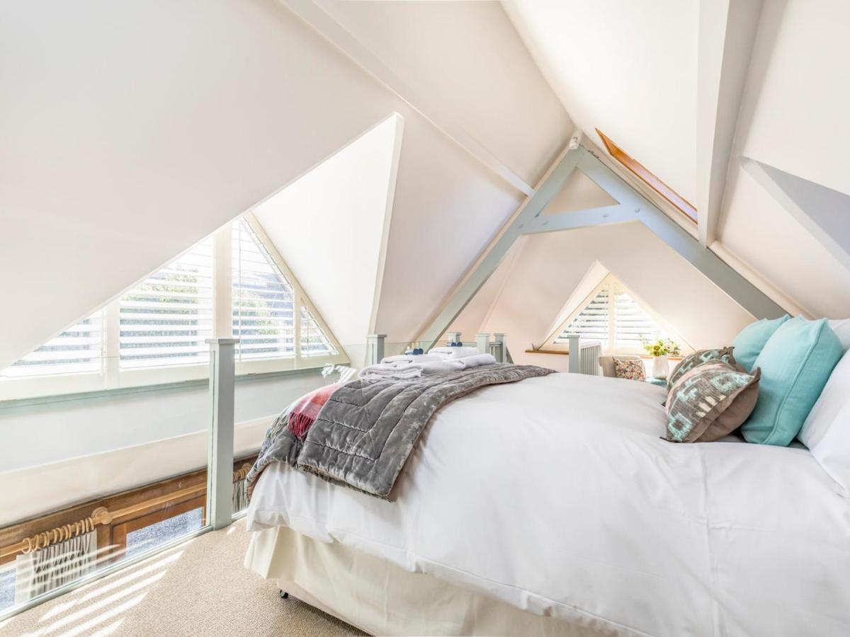 Pass The Keys Peaceful And Beautiful 1 Bedroom Barn Conversion チチェスター エクステリア 写真