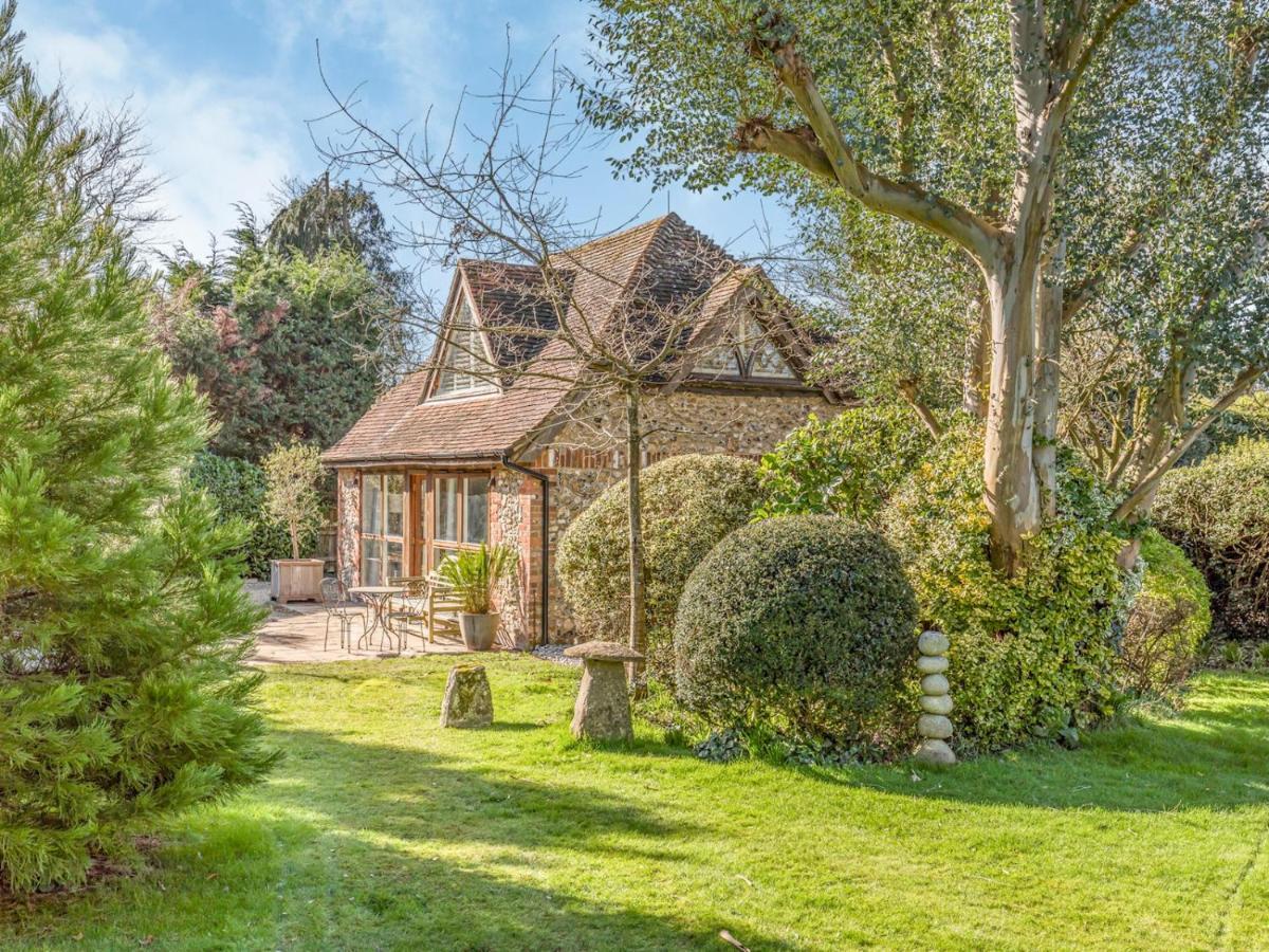 Pass The Keys Peaceful And Beautiful 1 Bedroom Barn Conversion チチェスター エクステリア 写真