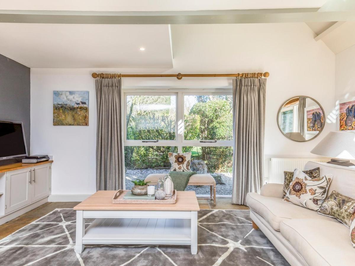 Pass The Keys Peaceful And Beautiful 1 Bedroom Barn Conversion チチェスター エクステリア 写真