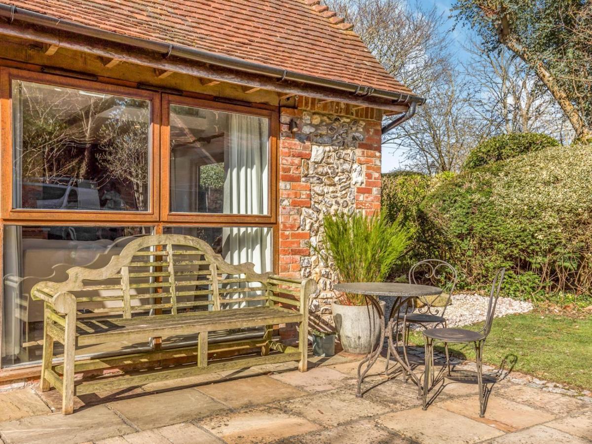 Pass The Keys Peaceful And Beautiful 1 Bedroom Barn Conversion チチェスター エクステリア 写真